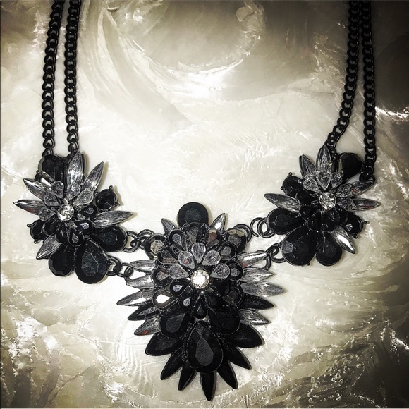 Jewelry - Silver & Black Statement Necklace